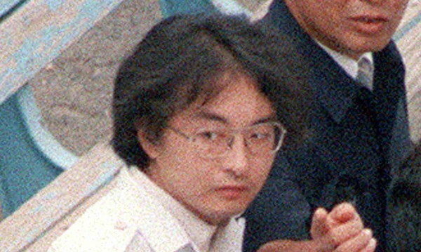 Từ người thừa kế có bàn tay dị dạng đến kẻ sát nhân chuyên nhằm vào các bé gái - 5