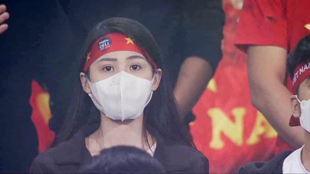 Nhiều dân mạng đã đưa ra bình luận ngợi ca cho vẻ đẹp mộc mạc, đáng yêu của cô nàng dù cho đôi lông mày bên cao bên thấp.