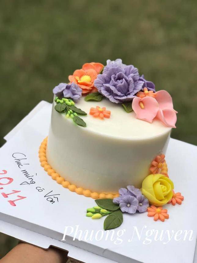 Chiếc bánh chị Phương (Phan Thiết) làm trong ba tiếng để con chị tặng cô giáo cũ