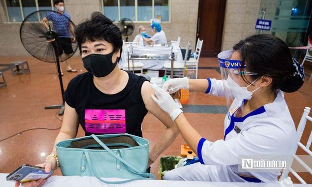 Người bệnh Covid-19 mức độ nhẹ: Có viêm đường hô hấp trên cấp tính, bao gồm: