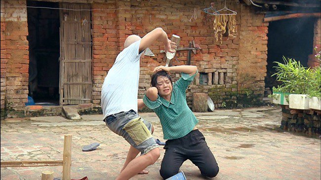 Danh tính amp;#34;cô vợamp;#34; bị Doãn Quốc Đam đánh như cơm bữa: Từng là hotgirl bóng đá “vạn người mê” - 1