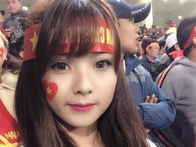 Danh tính amp;#34;cô vợamp;#34; bị Doãn Quốc Đam đánh như cơm bữa: Từng là hotgirl bóng đá “vạn người mê” - 9