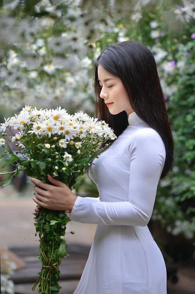 Danh tính amp;#34;cô vợamp;#34; bị Doãn Quốc Đam đánh như cơm bữa: Từng là hotgirl bóng đá “vạn người mê” - 7