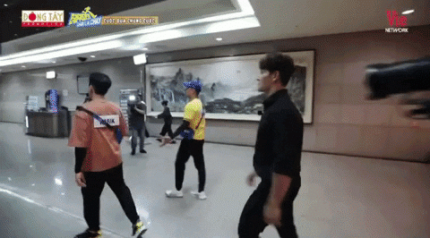 Lan Ngọc lầy lội đu lên người Jong Kook, dàn sao Running Man Việt bị xé bảng tên trong nháy mắt - 6
