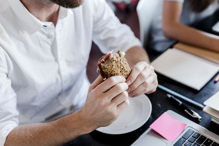 11 thói quen vô tình khiến bạn kiệt sức mà không hay biết - 2