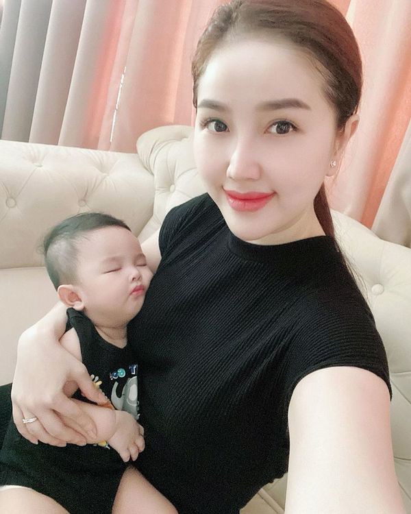 Sinh con với đại gia lớn tuổi, Bảo Thy ở biệt thự triệu đô nhưng cảnh làm mẹ không sướng - 4