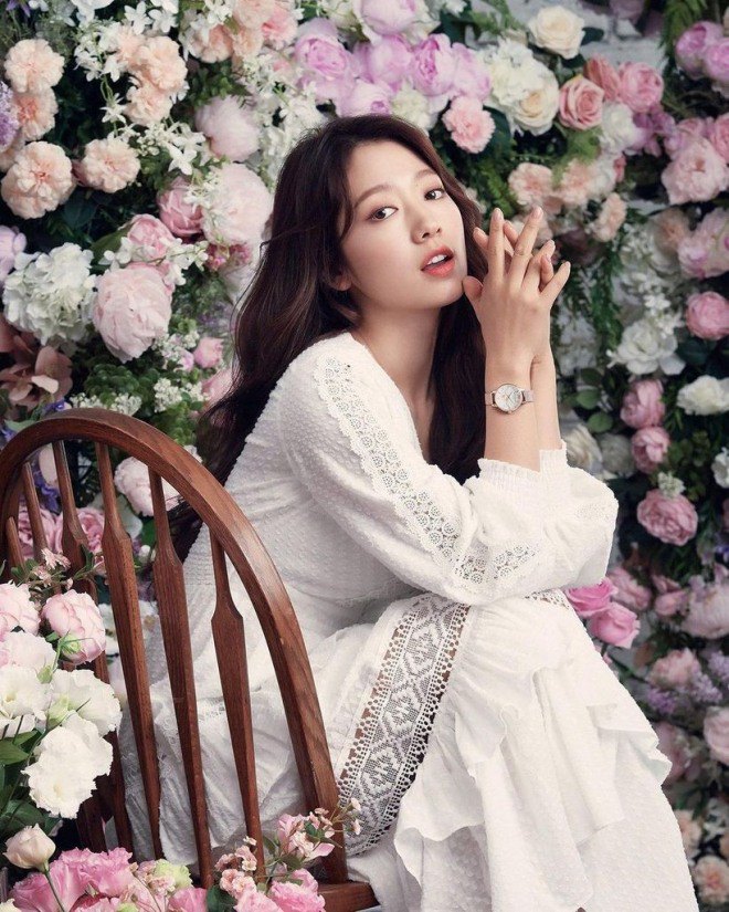 Cuối cùng Park Shin Hye cũng sắp trở thành vợ người ta.