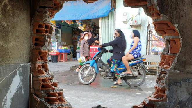 Tin tức 24h: Người phụ nữ tử vong sau khi rơi từ tầng 23 chung cư ở Hà Nội - 10