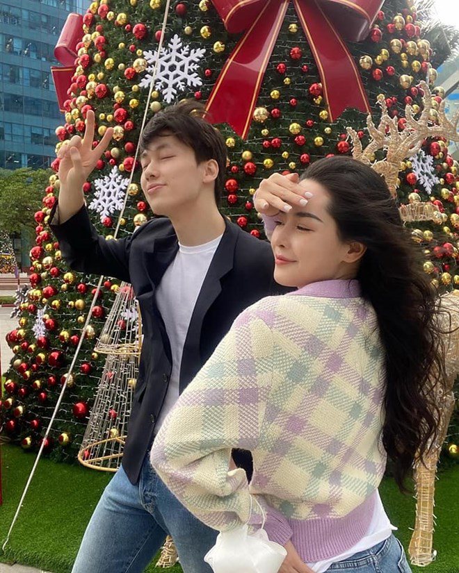 Em trai họ ca sĩ Thu Ngọc cũng đăng những khoảnh khắc bên Thanh Quỳnh và chia sẻ: Hà Nội vui lắm!!! Hẹn gặp lại nha.