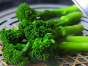 Sức khỏe - Luộc rau đậy vung thì vàng, mở ra mất chất, chuyên gia chỉ cách nấu rau vừa xanh vừa bổ