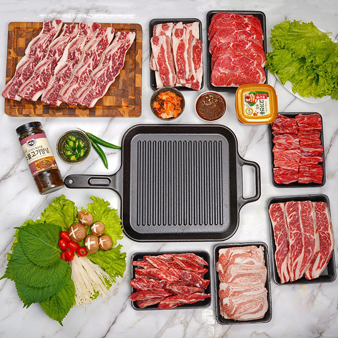 Bò Mỹ Black Angus cho tỷ lệ vân mỡ đều đặn, tạo độ mềm ngậy, càng ăn càng mê.