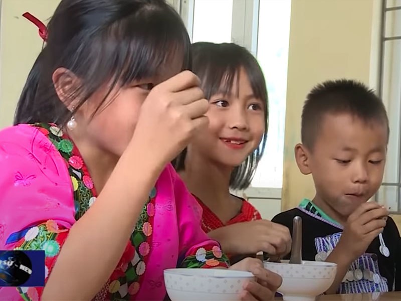 Lên thời sự, bé gái dân tộc ở Thanh Hoá được truy tìm vì ngoại hình tiểu mỹ nhân - 5