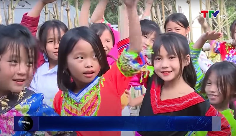 Lên thời sự, bé gái dân tộc ở Thanh Hoá được truy tìm vì ngoại hình tiểu mỹ nhân - 7
