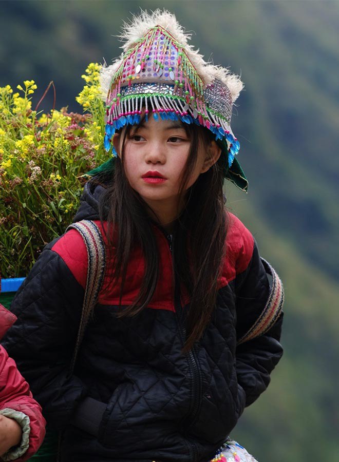 Lên thời sự, bé gái dân tộc ở Thanh Hoá được truy tìm vì ngoại hình tiểu mỹ nhân - 16