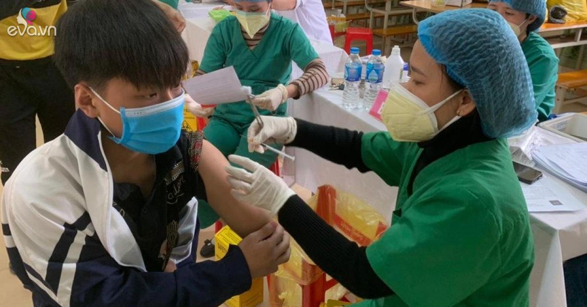 Nguyên nhân 4 học sinh sốc phản vệ khi tiêm vắc-xin ở Bắc Giang