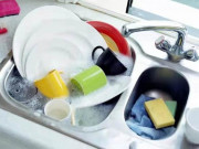 Sức khỏe - Thói quen rửa bát khiến hơn tỷ vi khuẩn sản sinh, nuôi "ổ bệnh" trong nhà mà nhiều người mắc