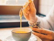 Sức khỏe - Tác hại và tác dụng của mật ong là gì? Uống mật ong lúc nào tốt nhất?