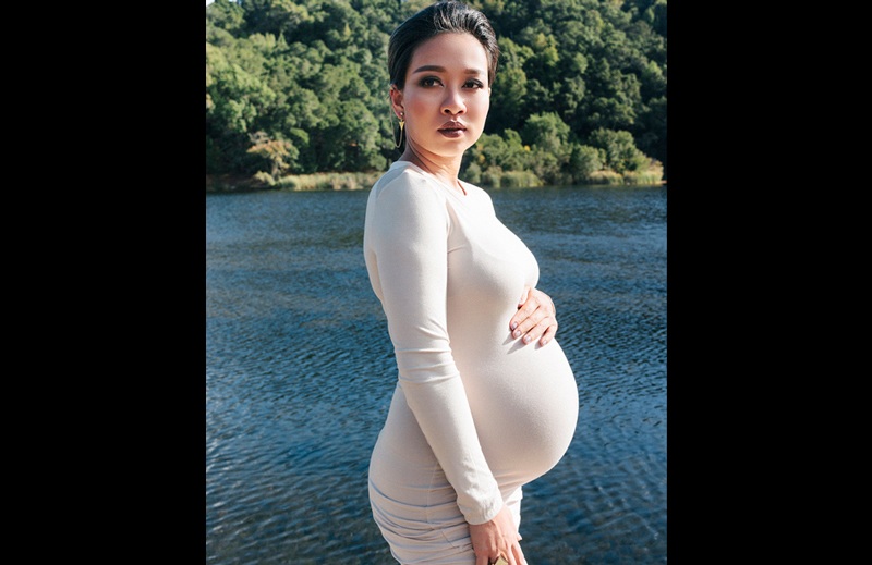 Chỉ đến khi con trai chính thức chào đời, Thảo Trang mới công bố tin vui và không tiết lộ về cha đứa bé. Cô cho biết ngày có bầu cô tăng đến 20kg nhưng vóc dáng vẫn rất săn chắc.
