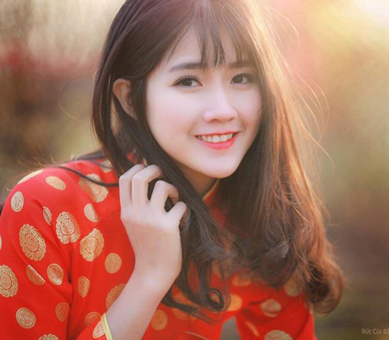Năm 2016 của Kiều Trinh khép lại với niềm vui khi cô xuất hiện trên hãng thông tấn Reuters với bức ảnh chụp tại vườn đào ở Hà Nội. Biệt danh "hot girl vườn đào" gắn với thiếu nữ Sài thành từ đó.
