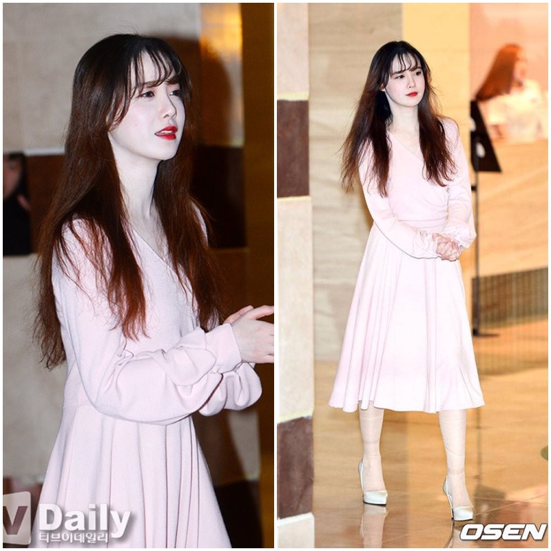 Nhắc tới lỗi đánh da quá trắng, chắc chắn phải liệt kê nàng Cỏ - Go Hye Sun đầu tiên. Cô nàng từ ngày nổi tiếng trên màn ảnh đã được tiếng thơm là làn da trắng hồng, khó ai bì kịp. Thế nhưng, đánh kem để da trông trắng như bột thế này thì có lẽ hơi sợ.