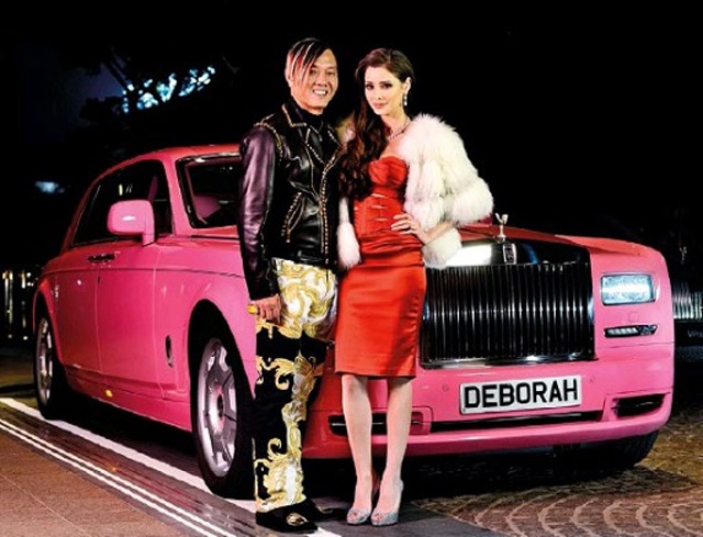 Tỷ phú xấu xí lấy vợ ngoại quốc xinh như tiên, mua một lúc 30 chiếc Rolls-Royce giờ ra sao? - 8