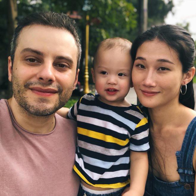 Vợ chồng Kha Mỹ Vân có cuộc sống hôn nhân êm đềm, hạnh phúc.