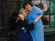 Tin tức - Mẹ vừa qua đời, con gái tật nguyền đứng lên đi lại như bình thường và vụ án chấn động