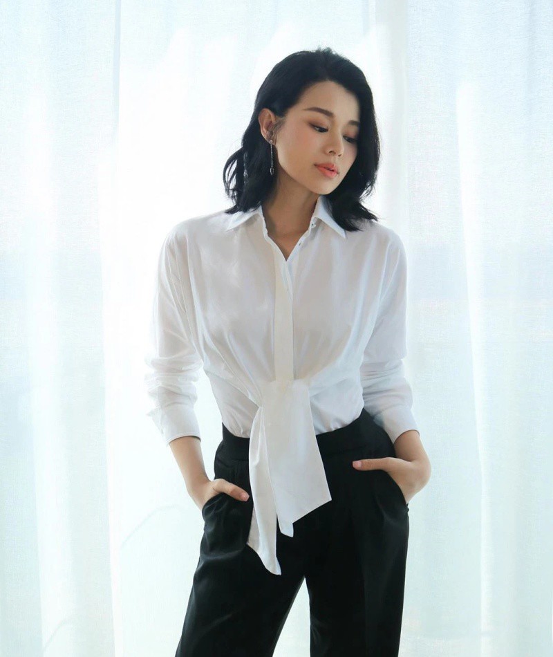 Hồ Hạnh Nhi sau khi sinh con vẫn đẹp xuất sắc.