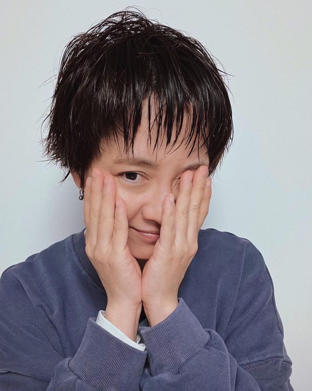 Song Ji Hyo của Running Man cắt tóc tomboy, fan Hàn và Việt tranh cãi gay gắt - 1