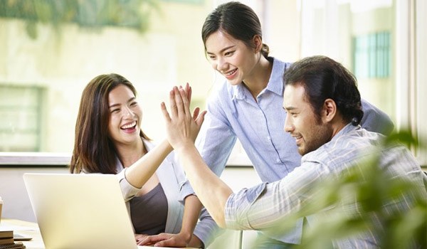 4 mẹo tâm lý giúp bạn trở nên dễ mến hơn - 3