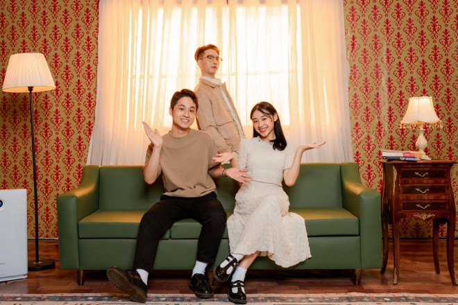 2 diễn viên trẻ trong MV không phải gương mặt quen thuộc với khán giả, nhưng bằng nét diễn tự nhiên và trong trẻo, đã góp phần thể hiện trọn vẹn tinh thần của tác phẩm. 