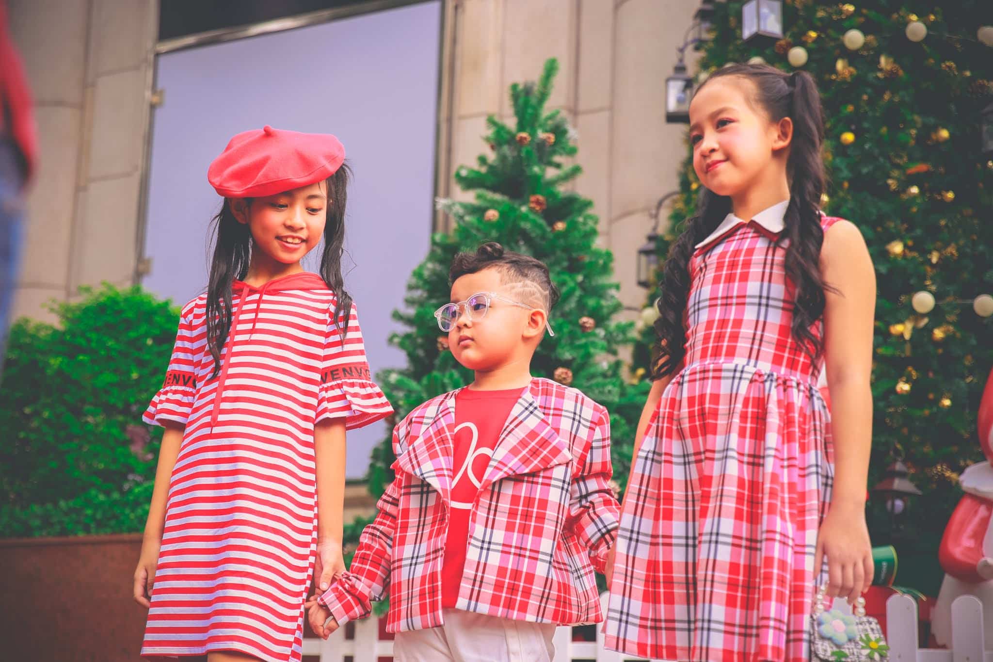 10 kiểu trang phục Noel xinh lung linh dành cho các bé yêu mùa Giáng sinh - 7