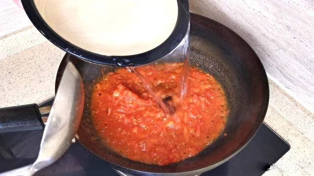 Nấu canh cà chua trứng đừng cho nước thường, đây mới là thứ nước khiến món canh ngon ngọt - 4