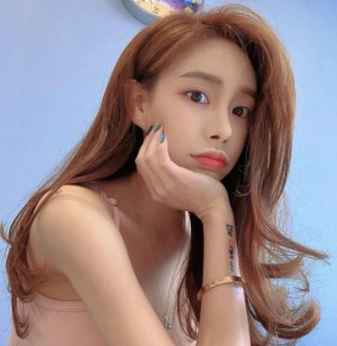 Cô có thu nhập khủng dù chỉ ngồi 1 chỗ.