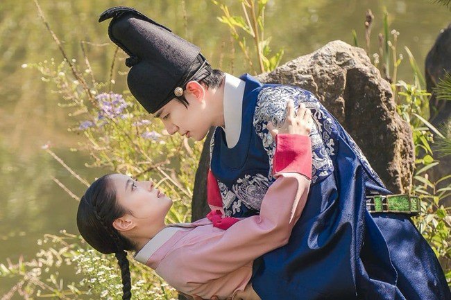 Người đẹp nổi hơn Song Hye Kyo: Hẹn hò cầu thủ amp;#34;đắtamp;#34; nhất Hàn, quá xinh khiến bố mẹ lo - 1