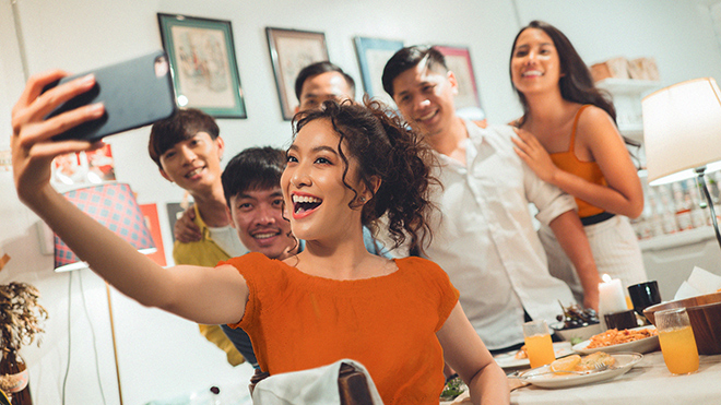 Diện những outfit có sắc cam tươi mới sẽ giúp bạn tự tin và tràn đầy năng lượng