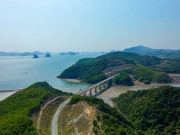 Xem ăn chơi - Cây cầu ở Quảng Ninh có cảnh đẹp nín thở như biển Nha Trang, lại thêm cái tên đặc biệt