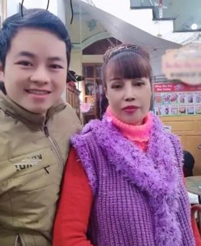 Cặp đôi ở hiện tại vẫn thường đăng tải nhiều khoảnh khắc tình cảm lên trang cá nhân.