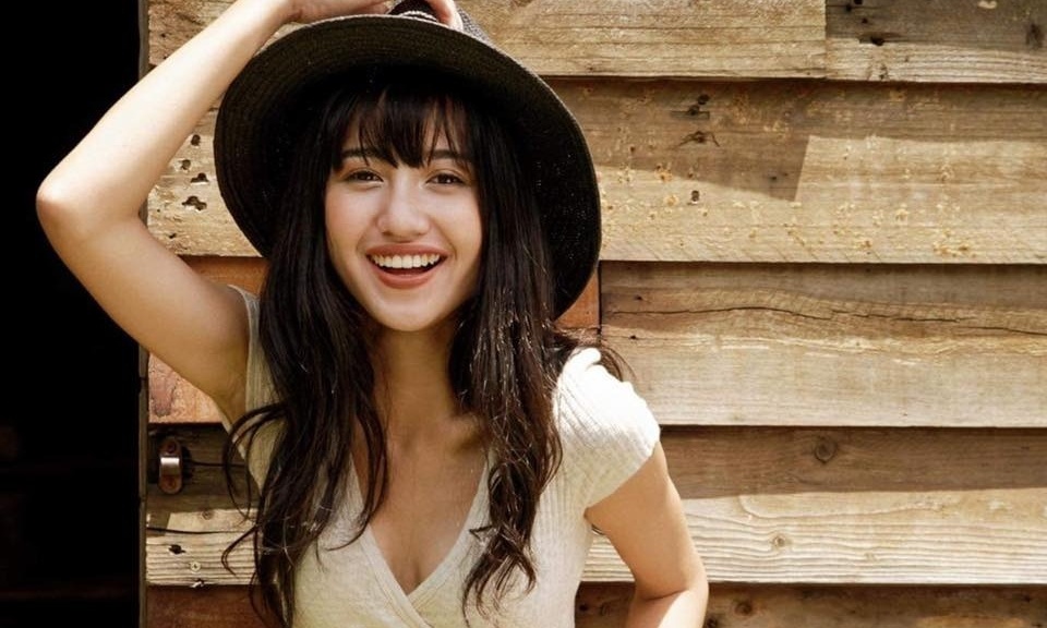 Ngoài đời, nữ diễn viên có phong cách cá tính nổi bật.