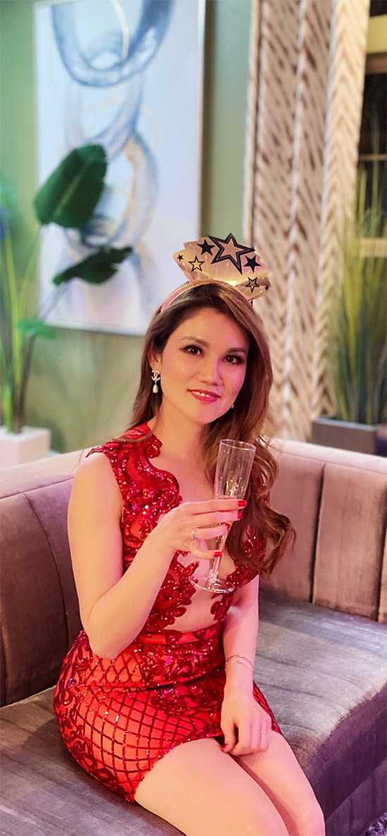 Nét đẹp kiêu kỳ của nàng hậu Việt kiều