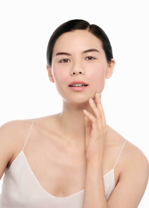 Bổ sung đủ ẩm cho da mềm mượt, giúp hồi sinh làn da tươi mới và tràn đầy sức sống.