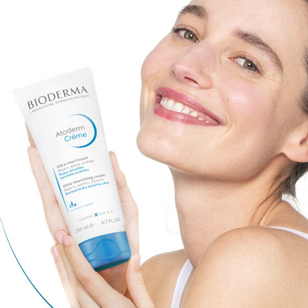 Atoderm Crème tạo sự mềm mại và dẻo dai cho da ngay từ lần đầu sử dụng.