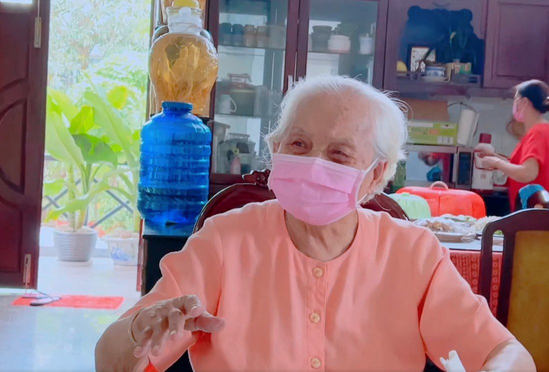 Sao Việt 24h: Phi Thanh Vân và con trai mắc COVID-19, nữ diễn viên phải thở ô-xy - 7