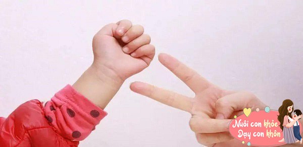 Trẻ cắn móng tay có sự khác biệt về tinh thần và sức khỏe, cha mẹ cần loại bỏ ngay - 9