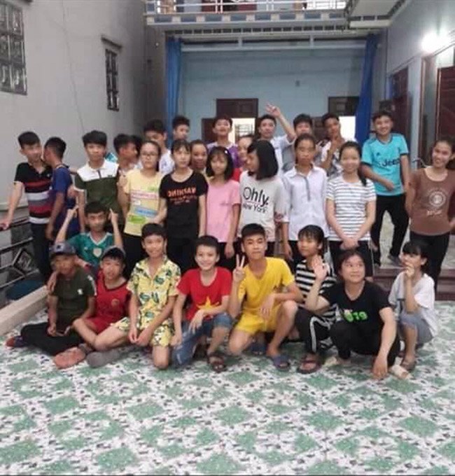 Ảnh kỷ niệm lớp 9B, Trường THCS Mỹ Hà, Nam Định, nơi Đ.Q theo học. Ảnh: NVCC