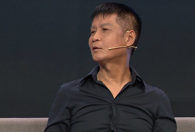 Lê Hoàng cho rằng ngoài vẻ đẹp trời cho, phụ nữ ngày nay phải biết trau dồi kiến thức làm đẹp.