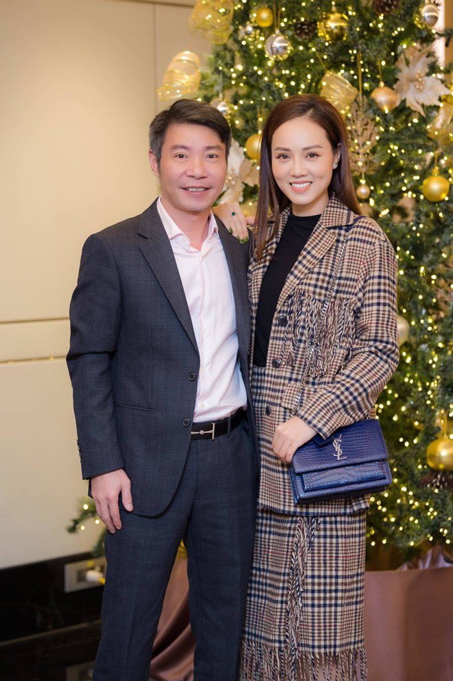 Sao Việt 24h: Con gái hot girl của Xuân Hinh ăn hỏi, chồng cao to diện mạo đầy khí chất - 13