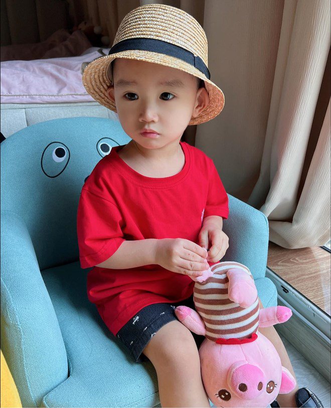 Sao Việt 24h: Con gái hot girl của Xuân Hinh ăn hỏi, chồng cao to diện mạo đầy khí chất - 15