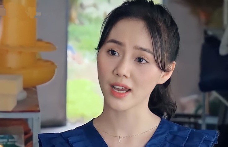 Gái quê bán quạt được anh công an si mê: ngoài đời làm mẹ đơn thân bốc lửa - 1