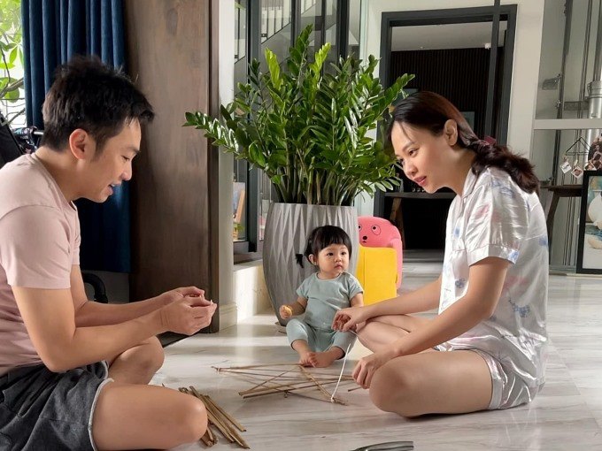 Cường Đôla thú nhận: Ở công ty là sếp, về nhà là vú em không lương cho vợ con - 11